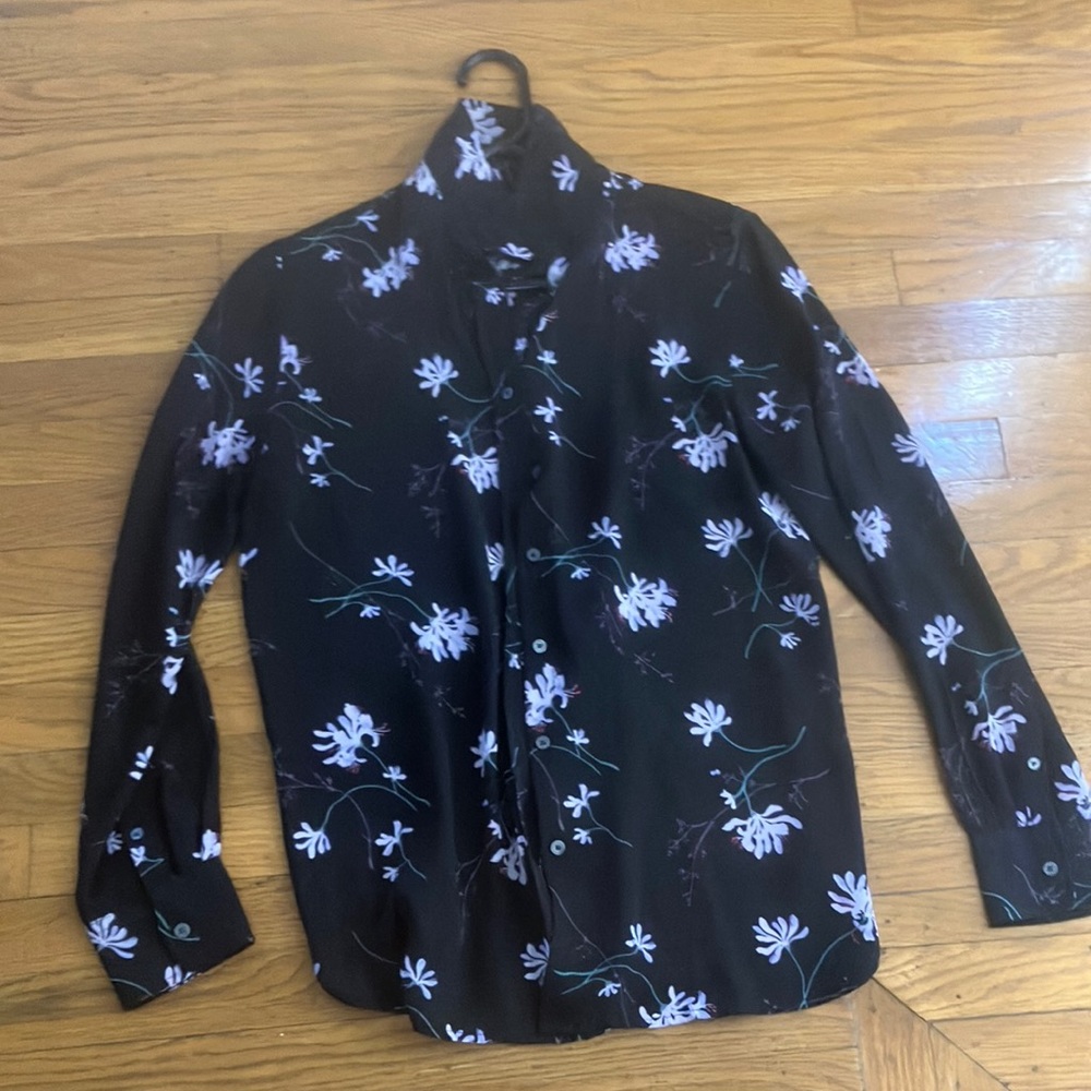 BR blouse beautiful flower print